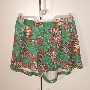 Medium/small flowy shorts flower pattern